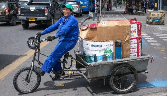 Récupérateurs et récupératrices de matériaux à Bogota, Colombie