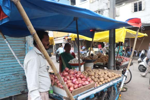 Street vendors in India