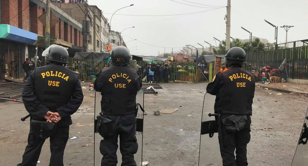 Operation against street vendors in Lima. Photo: César Takeuchi