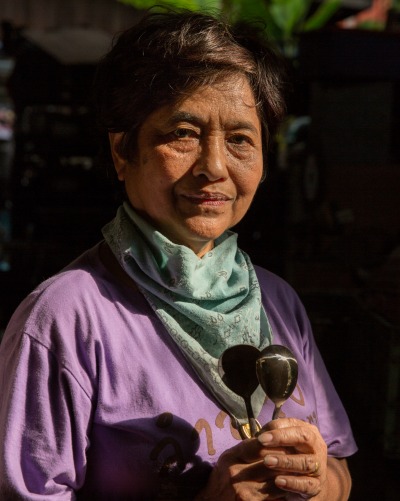 Prat hum Phu-aram, informal bronze silverware worker