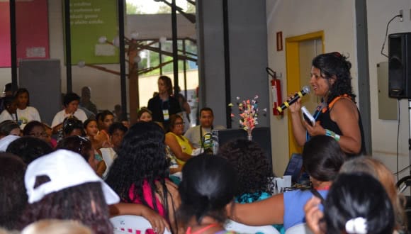 Sonia Dias speaks at panel in Belo Horizonte