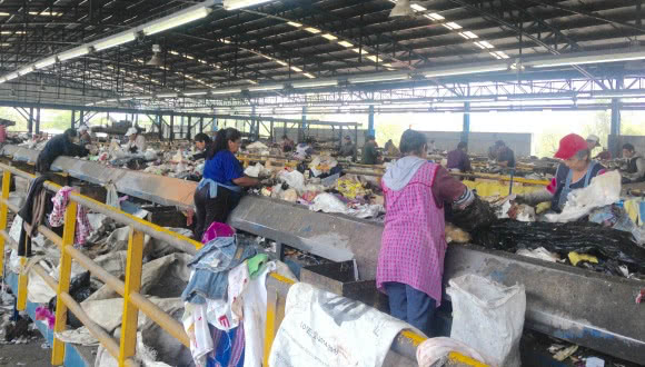 Waste-sorting facility in Mexico City