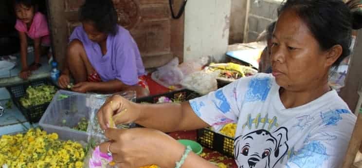 Una trabajadora en domicilio en Tailandia