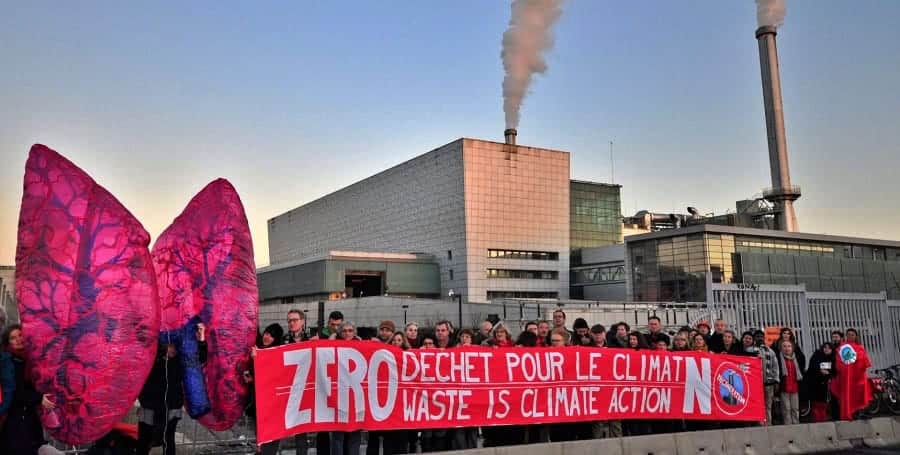 waste pickers at a Zero Waste protest in 2015