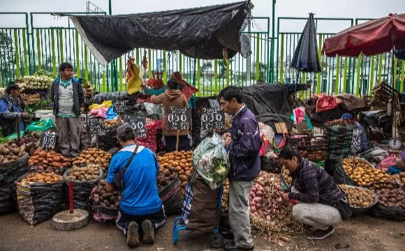 street vendors in Lima