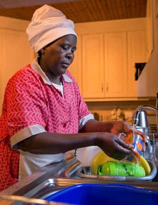 Domestic worker in Johanneburg (JTorgovnik/Getty Images Reportage)