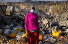 récupératrice·eur·s de déchets en emploi informel à Dakar